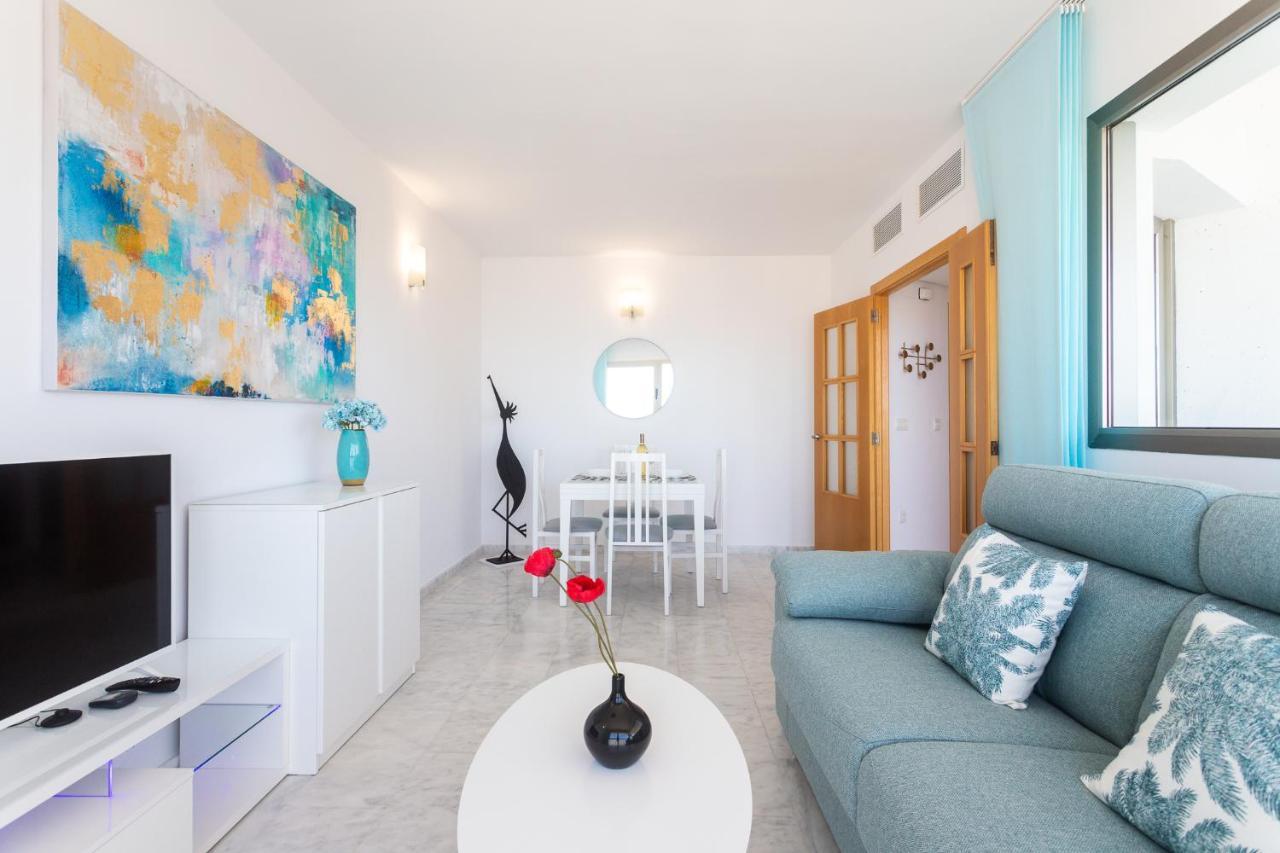 Skyline 11 Sunny Balcony With Stunning Sea Views *